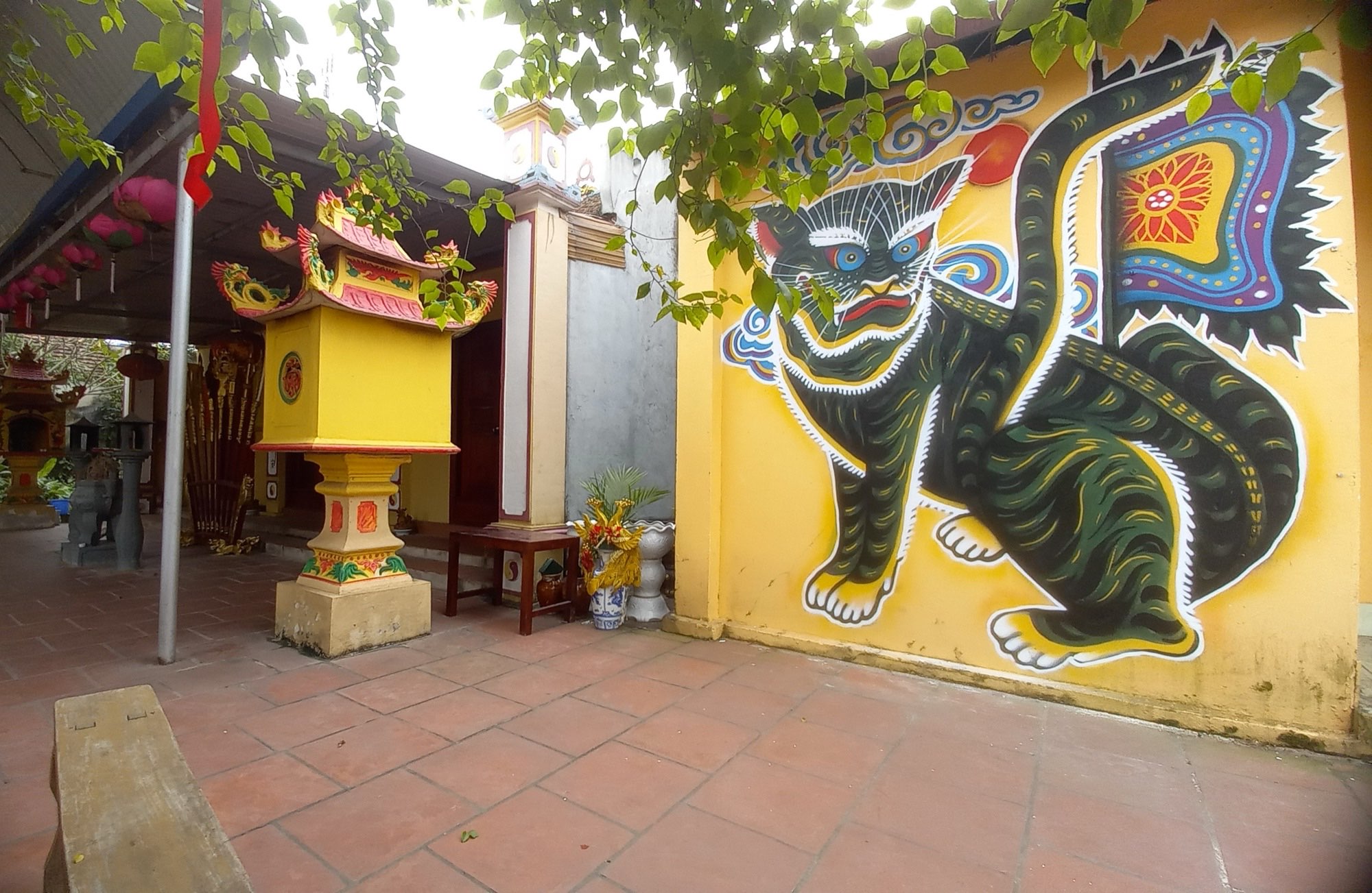 Mural by Sơn Nguyễn